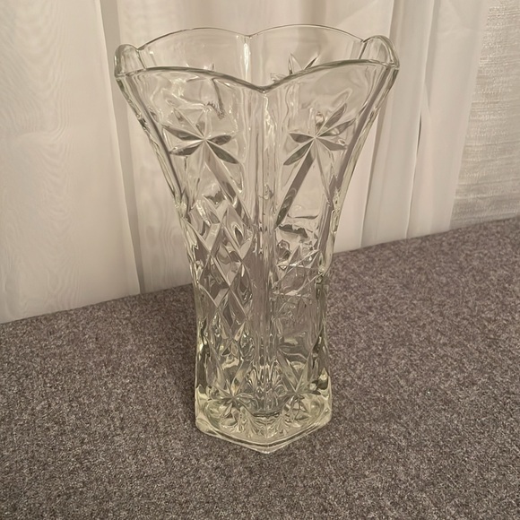 Vintage Anchor Hocking Heavy Lead Crystal Cut Glass Vase Starburst Pattern - Picture 6 of 13